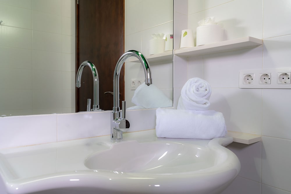Casas Heddy Well-being Resort — Hotel rooms in Puerto del Carmen, Canary Islands