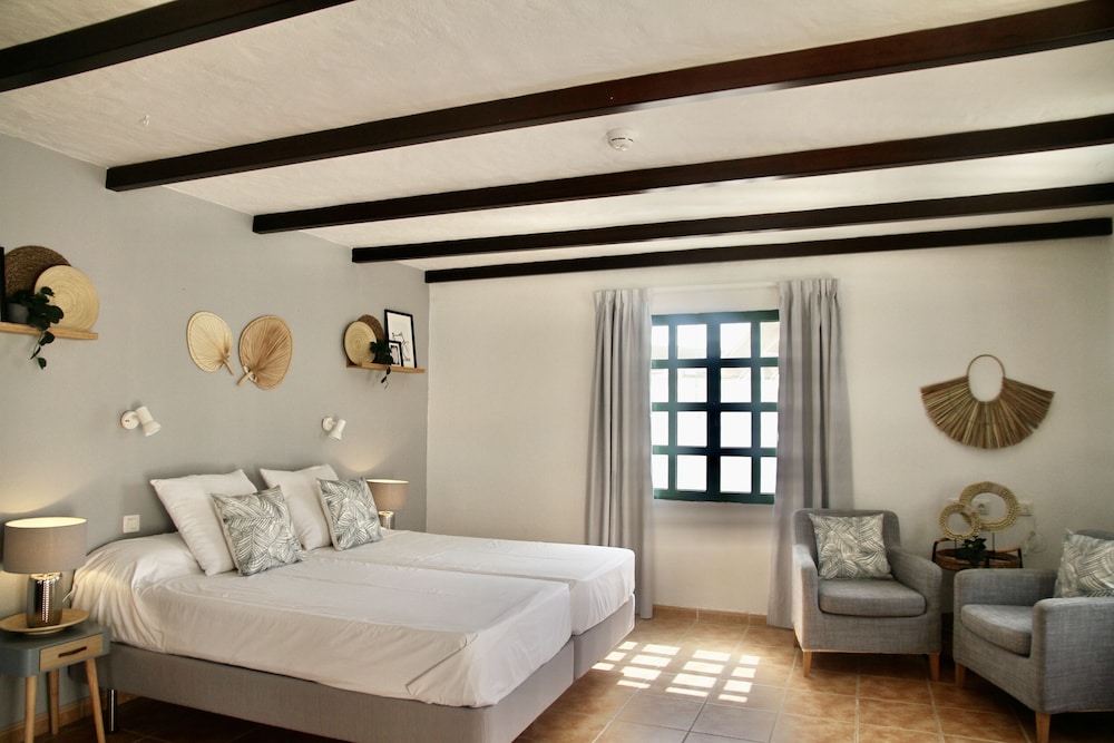 Casas Heddy Well-being Resort — Hotel rooms in Puerto del Carmen, Canary Islands