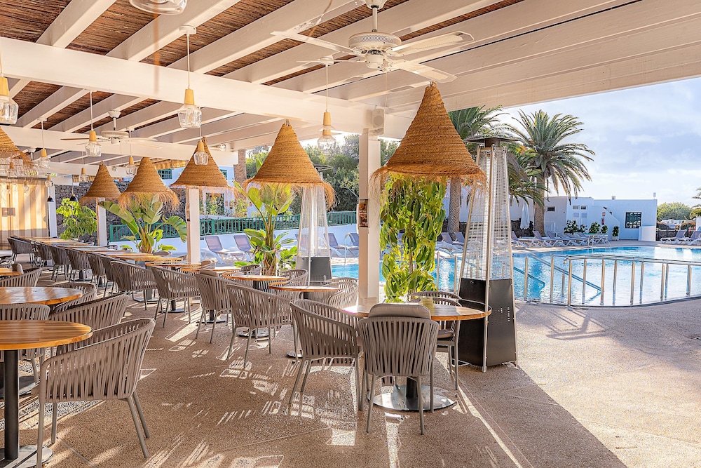 Casas Heddy Well-being Resort — Restaurant & bars in Puerto del Carmen, Canary Islands
