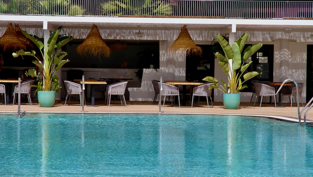 Casas Heddy Well-being Resort — Restaurant & bars in Puerto del Carmen, Canary Islands
