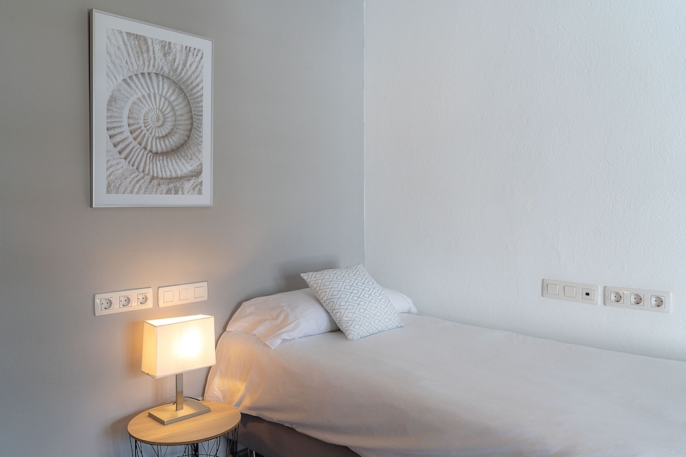 Casas Heddy Well-being Resort — Hotel rooms in Puerto del Carmen, Canary Islands