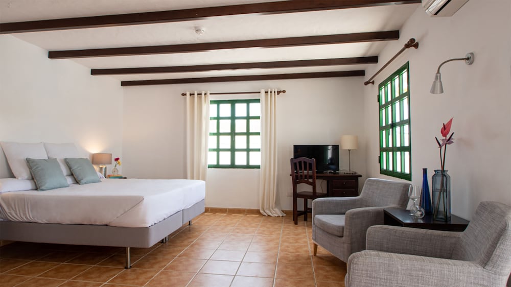 Casas Heddy Well-being Resort — Hotel rooms in Puerto del Carmen, Canary Islands
