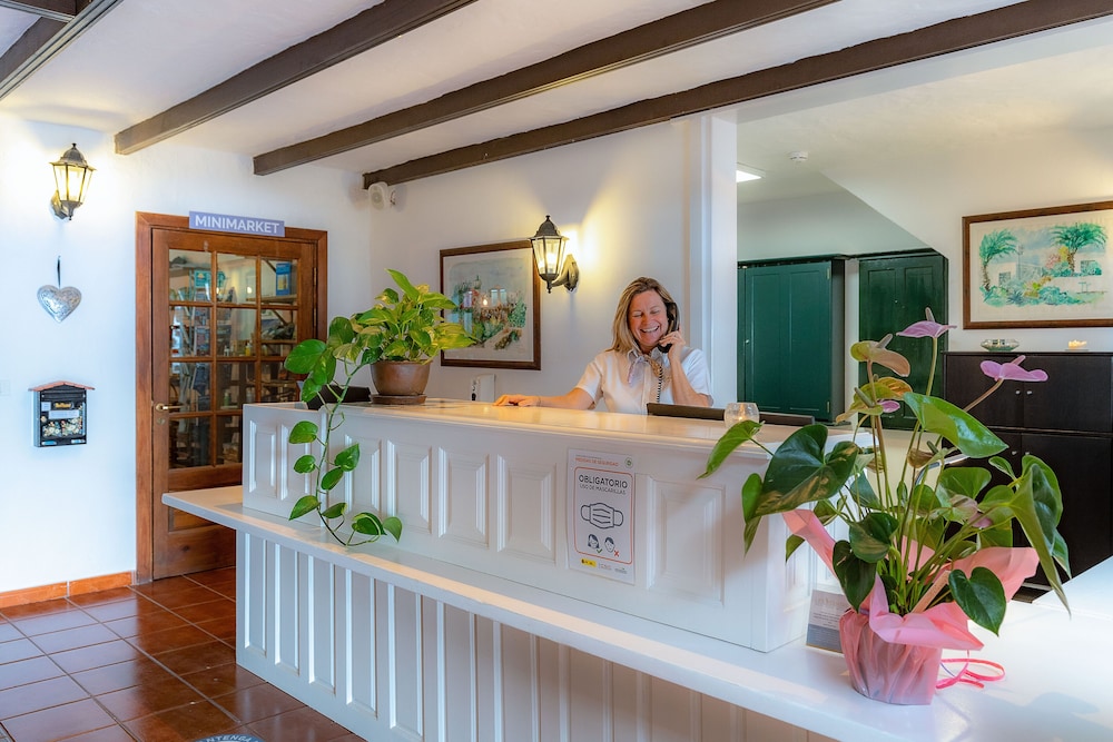 Casas Heddy Well-being Resort — Hotel building in Puerto del Carmen, Canary Islands