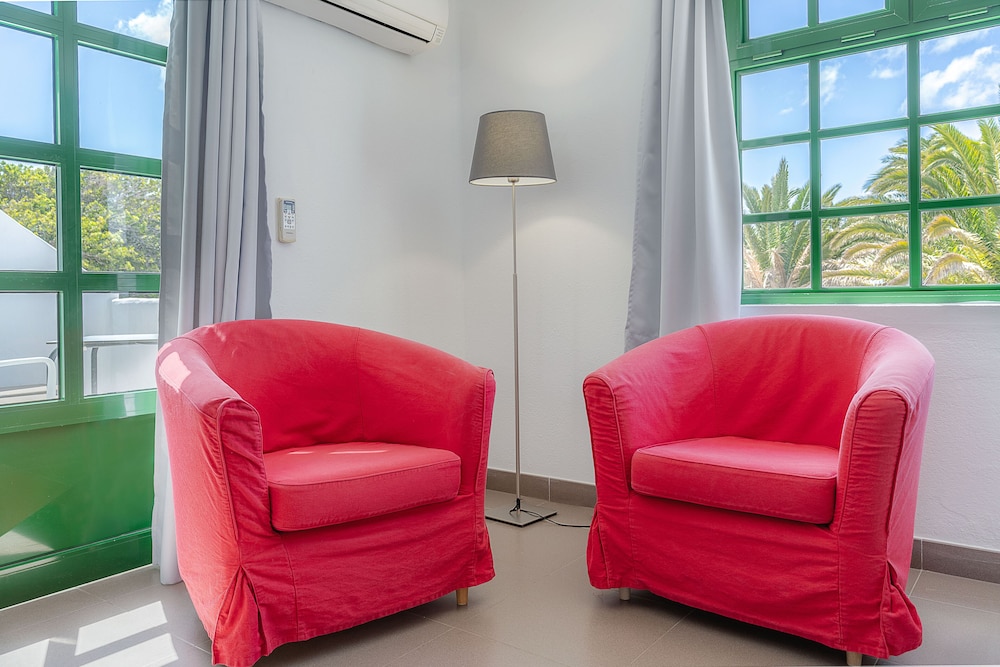 Casas Heddy Well-being Resort — Hotel rooms in Puerto del Carmen, Canary Islands