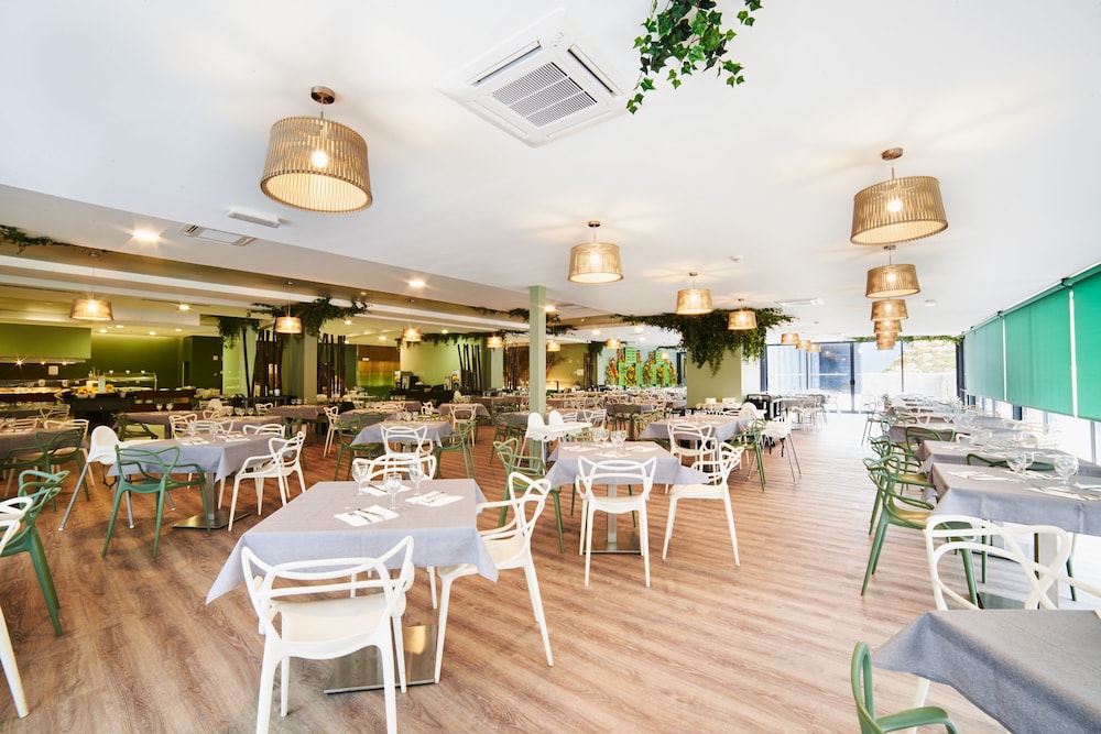 RR Alvor Baía Resort — Restaurant & bars in Alvor, Faro