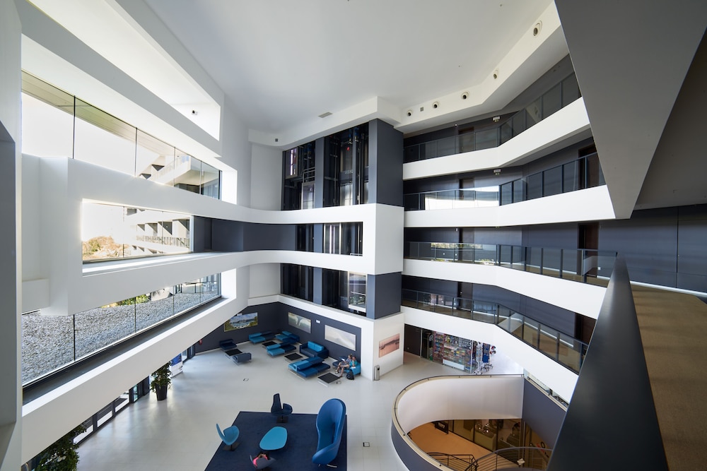 RR Alvor Baía Resort — Hotel building in Alvor, Faro