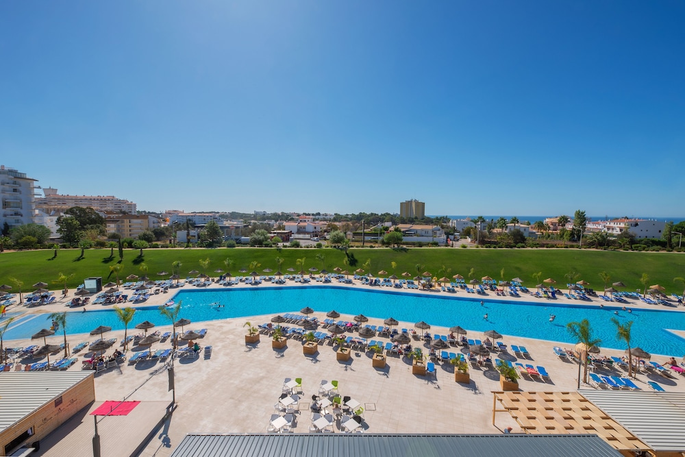 RR Alvor Baía Resort — Swimming pool in Alvor, Faro