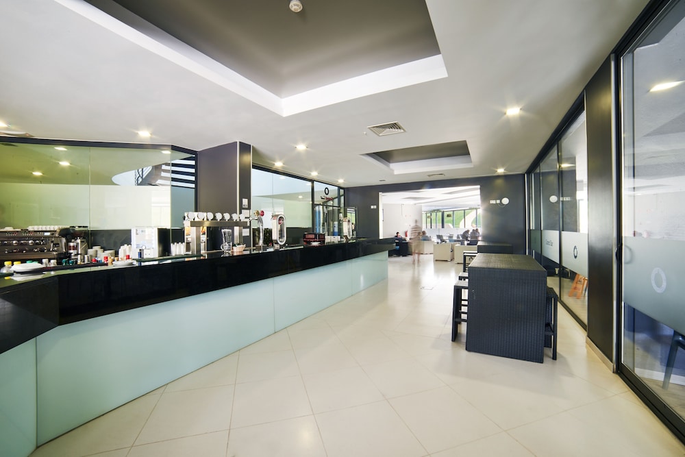 RR Alvor Baía Resort — Restaurant & bars in Alvor, Faro