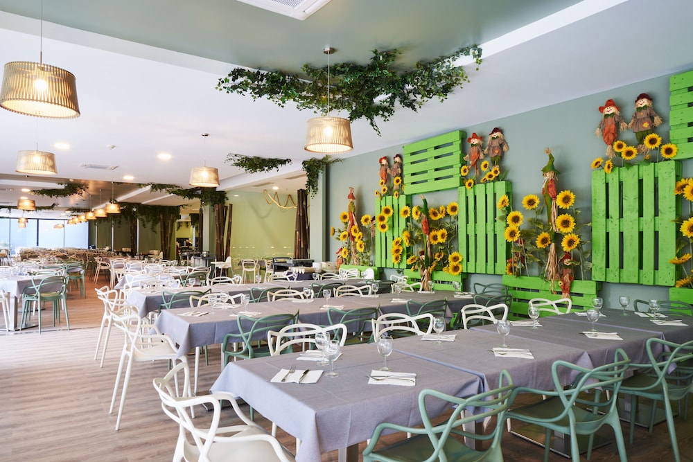 RR Alvor Baía Resort — Restaurant & bars in Alvor, Faro