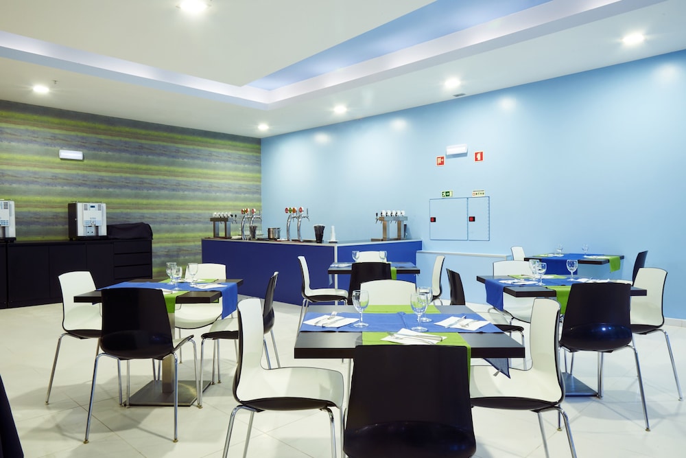 RR Alvor Baía Resort — Restaurant & bars in Alvor, Faro