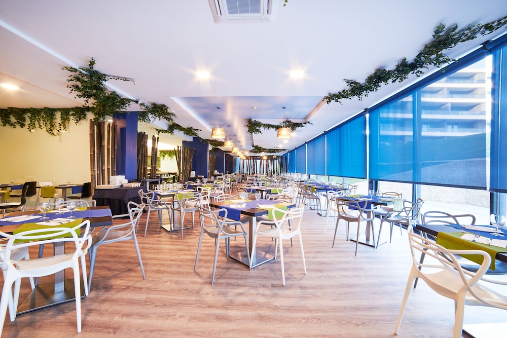 RR Alvor Baía Resort — Restaurant & bars in Alvor, Faro