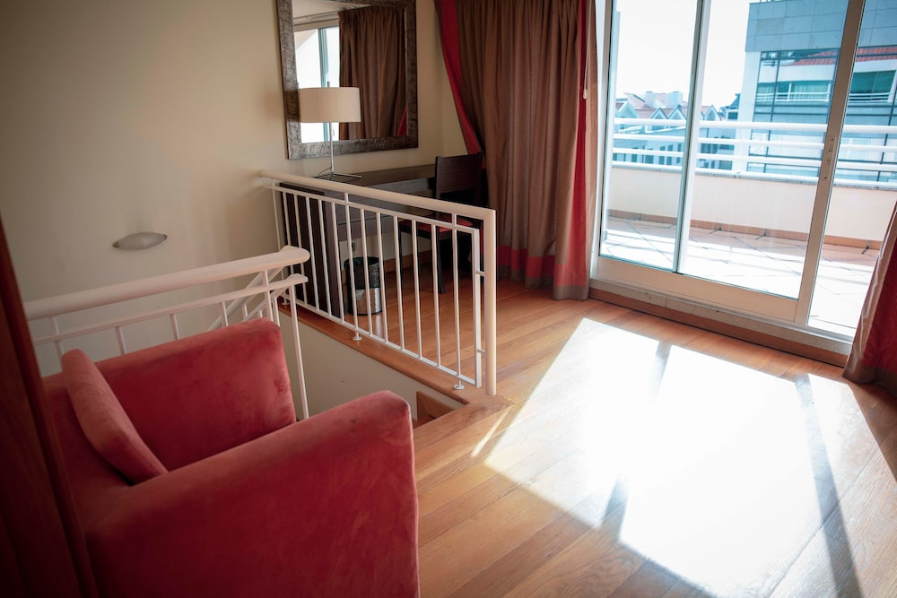 Apartamentos Turisticos Atlantida — Hotel rooms in Funchal, Madeira