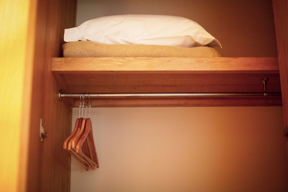 Apartamentos Turisticos Atlantida — Hotel rooms in Funchal, Madeira
