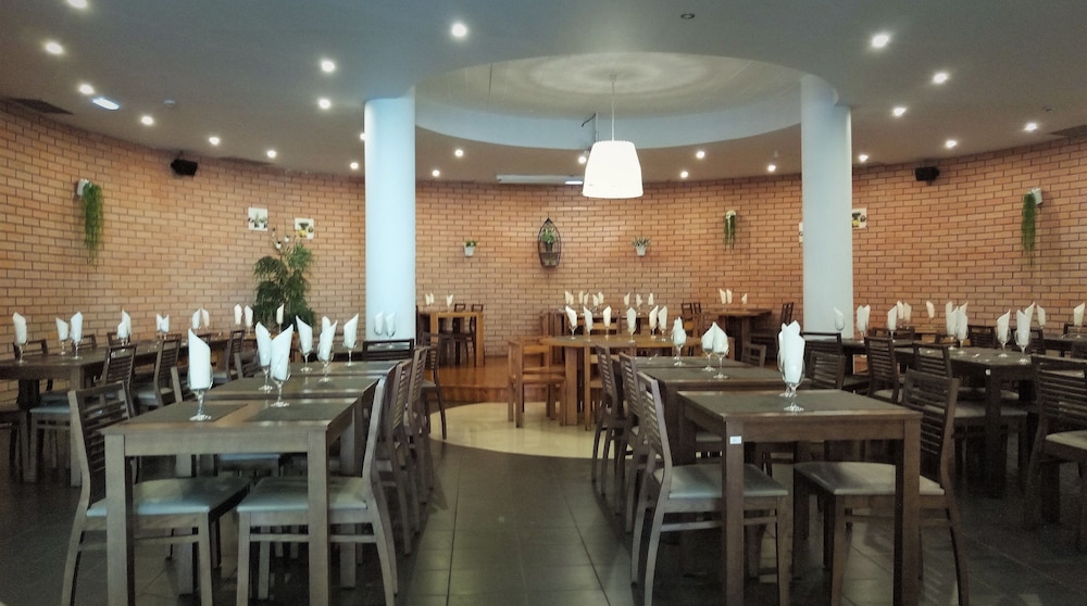Clube Vilarosa — Restaurant & bars in Portimão, Faro