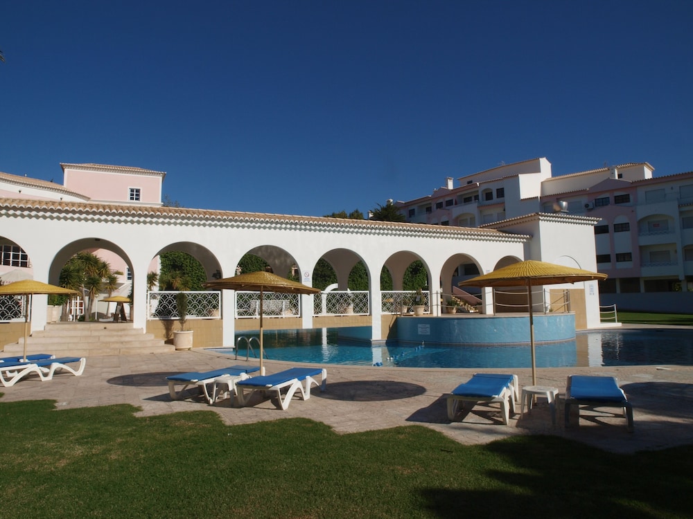 Clube Vilarosa — Swimming pool in Portimão, Faro