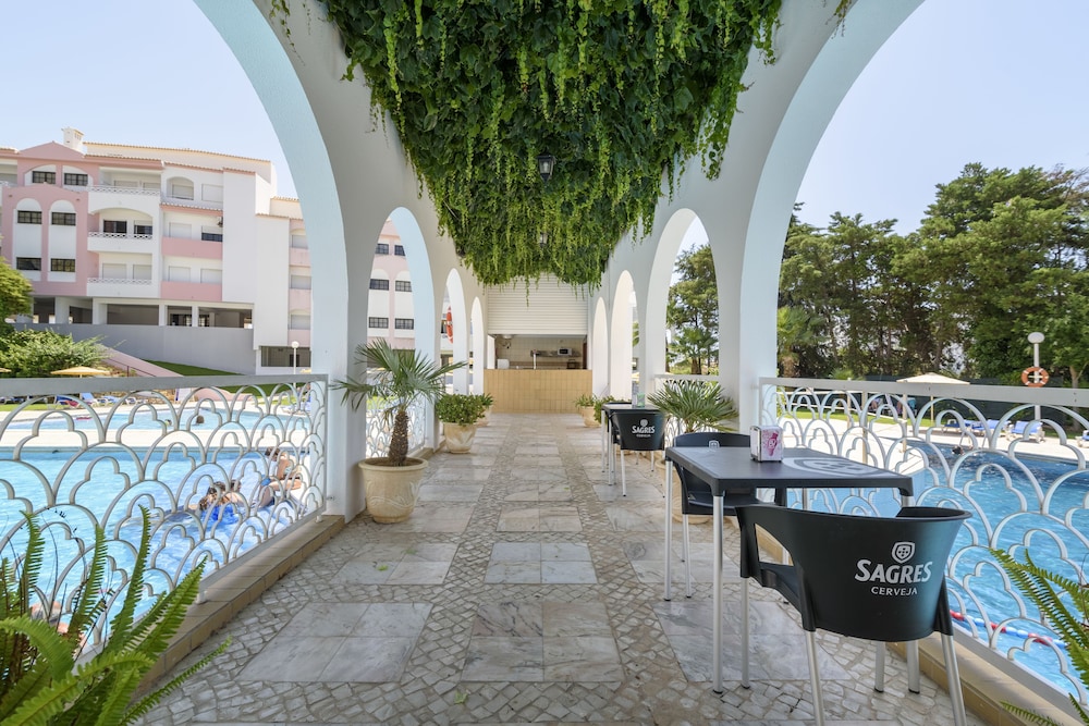 Clube Vilarosa — Restaurant & bars in Portimão, Faro