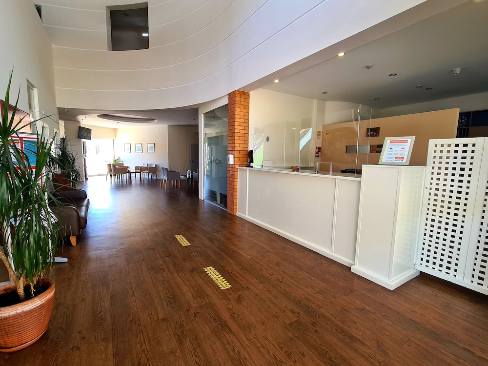 Clube Vilarosa — Hotel building in Portimão, Faro