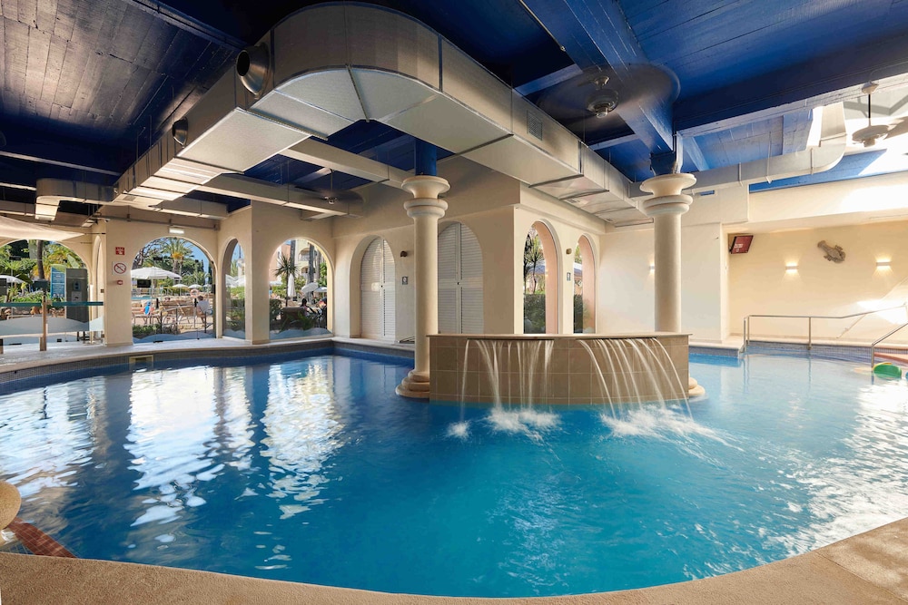 Four Seasons Vilamoura — Swimming pool in Vilamoura, Faro
