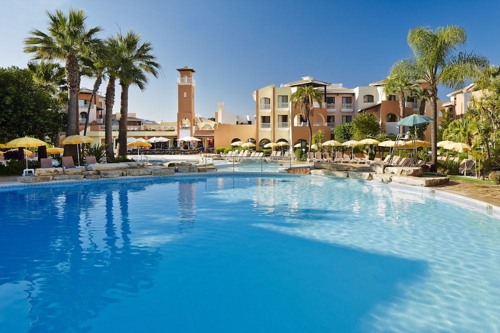 Four Seasons Vilamoura — Swimming pool in Vilamoura, Faro