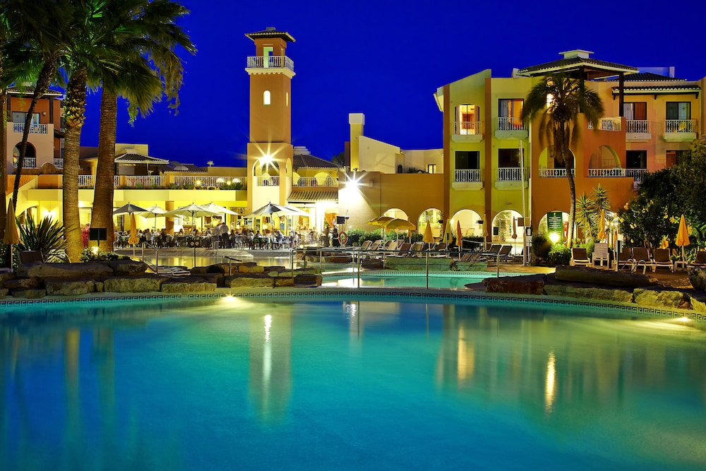 Four Seasons Vilamoura — Swimming pool in Vilamoura, Faro