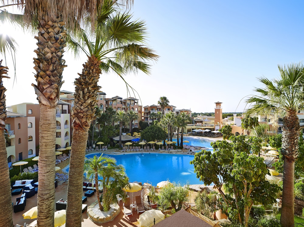 Four Seasons Vilamoura — Swimming pool in Vilamoura, Faro