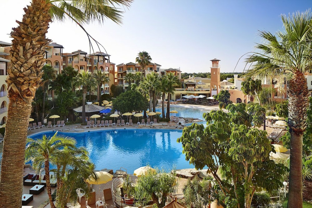 Four Seasons Vilamoura — Swimming pool in Vilamoura, Faro
