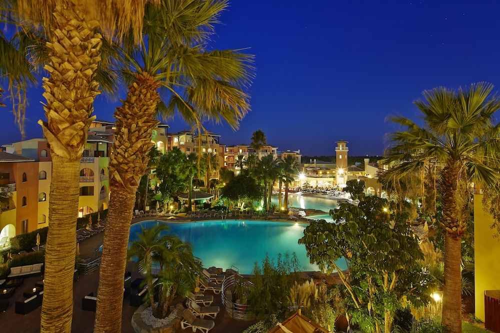 Four Seasons Vilamoura — Swimming pool in Vilamoura, Faro