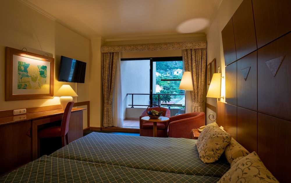 Monte Mar Palace Hotel — Hotel rooms in São Vicente, Madeira