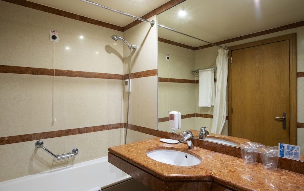 Monte Mar Palace Hotel — Hotel rooms in São Vicente, Madeira