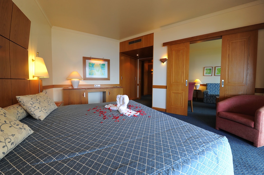 Monte Mar Palace Hotel — Hotel rooms in São Vicente, Madeira