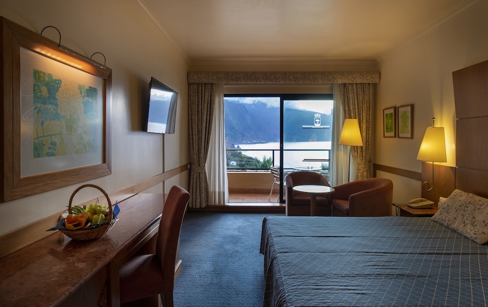 Monte Mar Palace Hotel — Hotel rooms in São Vicente, Madeira