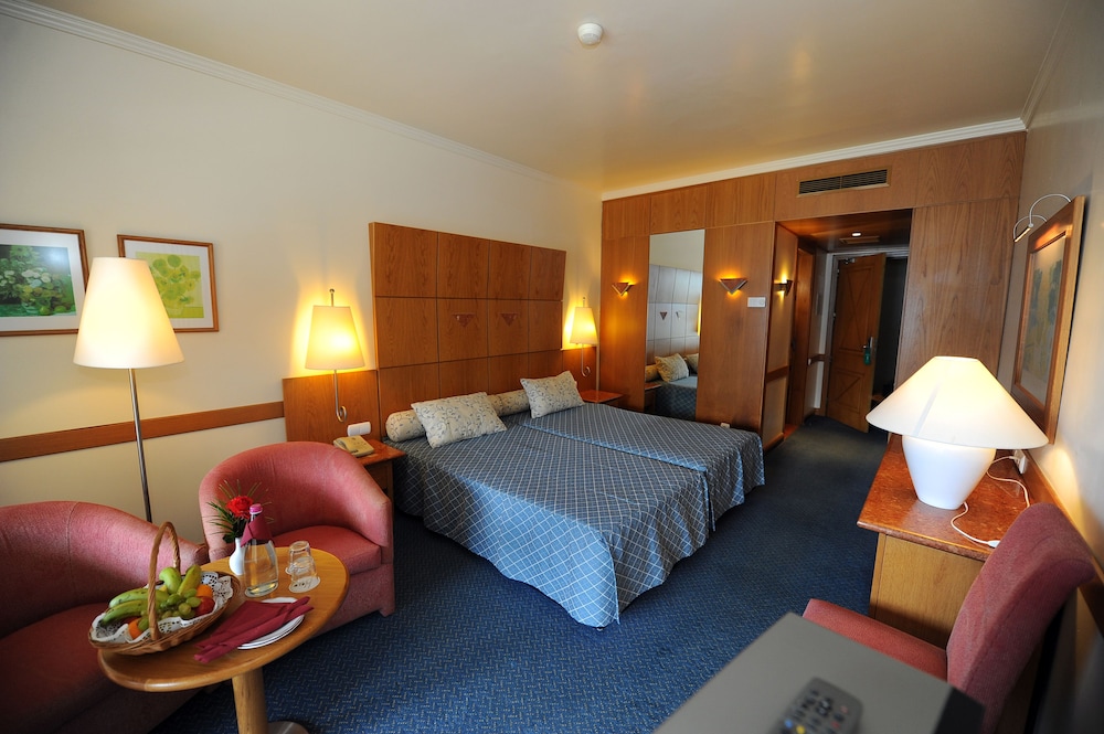 Monte Mar Palace Hotel — Hotel rooms in São Vicente, Madeira