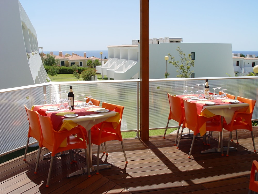 Quinta das Figueirinhas & Quintinha Village — Restaurant & bars in Armação de Pêra, Faro