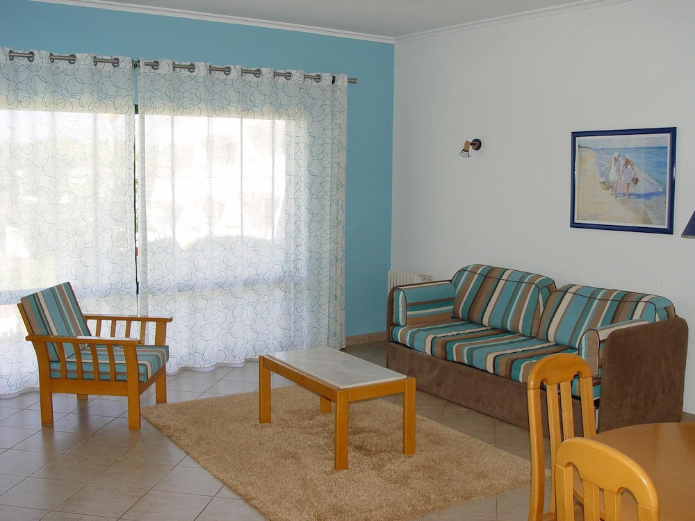 Quinta das Figueirinhas & Quintinha Village — Hotel rooms in Armação de Pêra, Faro