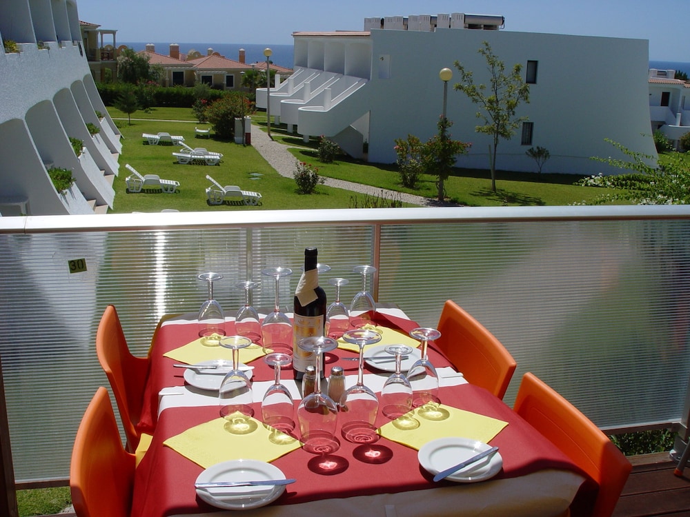 Quinta das Figueirinhas & Quintinha Village — Restaurant & bars in Armação de Pêra, Faro