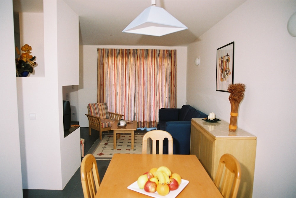 Quinta das Figueirinhas & Quintinha Village — Hotel rooms in Armação de Pêra, Faro