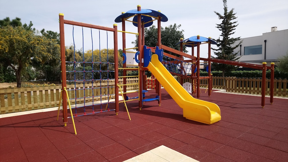 Quinta das Figueirinhas & Quintinha Village — Attractions for children in Armação de Pêra, Faro