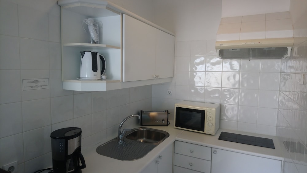 Quinta das Figueirinhas & Quintinha Village — Hotel rooms in Armação de Pêra, Faro