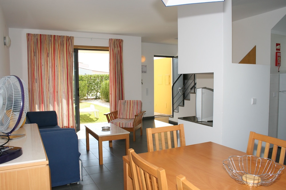 Quinta das Figueirinhas & Quintinha Village — Hotel rooms in Armação de Pêra, Faro