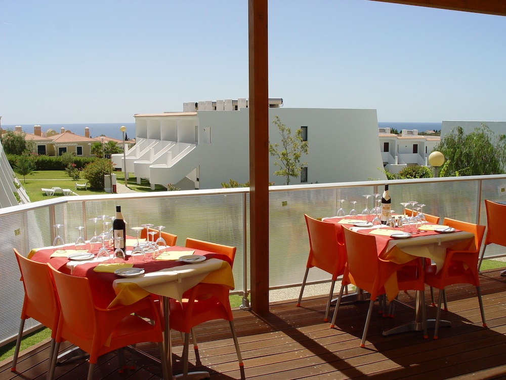 Quinta das Figueirinhas & Quintinha Village — Restaurant & bars in Armação de Pêra, Faro