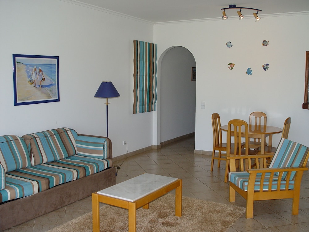 Quinta das Figueirinhas & Quintinha Village — Hotel rooms in Armação de Pêra, Faro