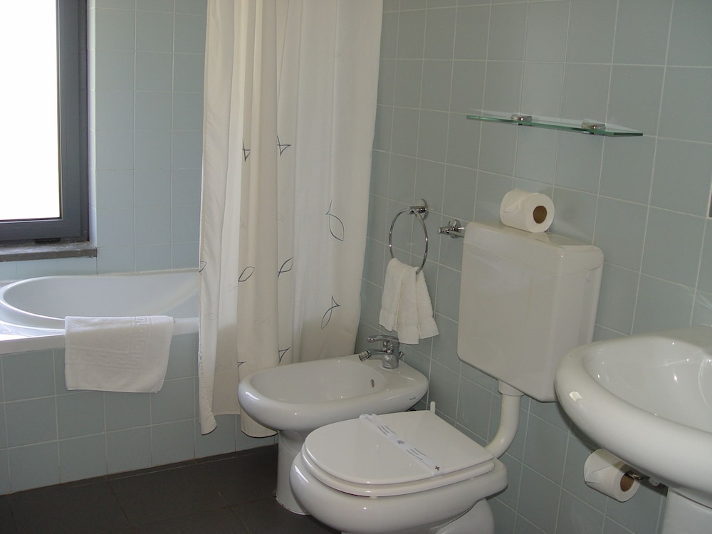 Quinta das Figueirinhas & Quintinha Village — Hotel rooms in Armação de Pêra, Faro