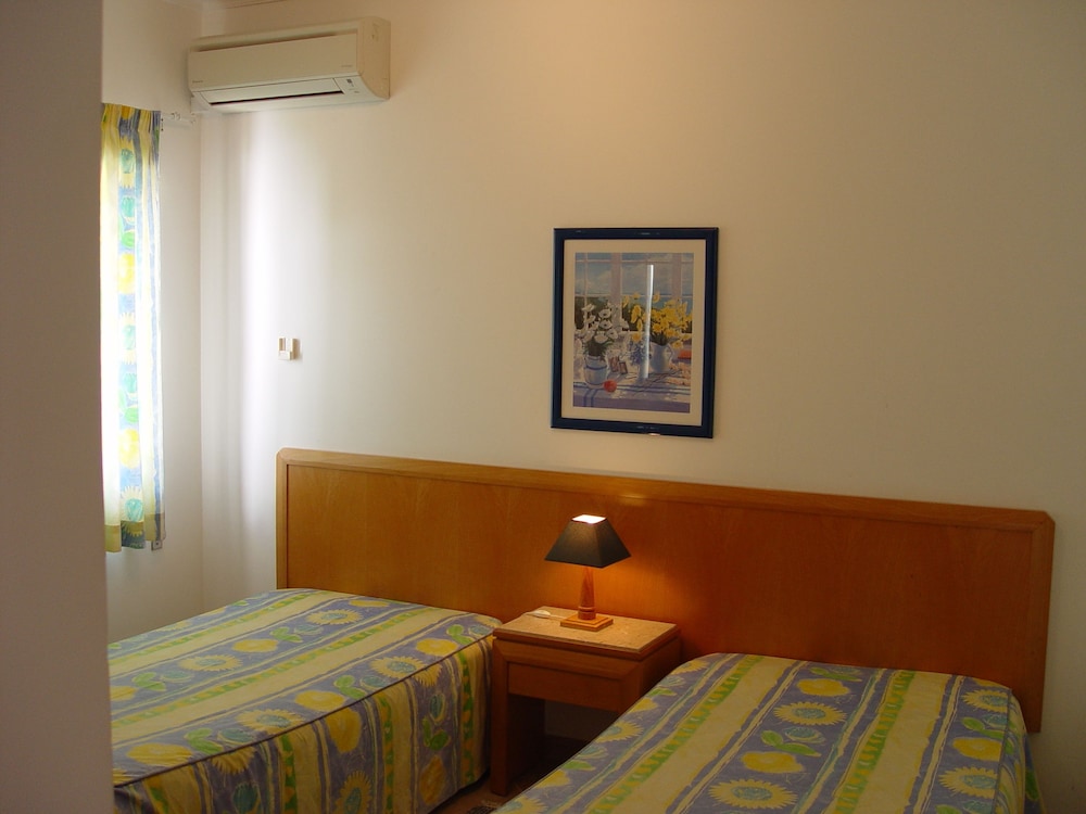 Quinta das Figueirinhas & Quintinha Village — Hotel rooms in Armação de Pêra, Faro