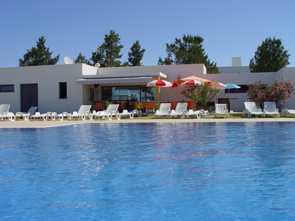 Quinta das Figueirinhas & Quintinha Village — Swimming pool in Armação de Pêra, Faro
