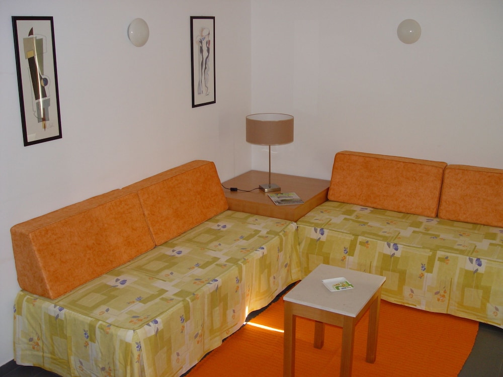 Quinta das Figueirinhas & Quintinha Village — Hotel rooms in Armação de Pêra, Faro