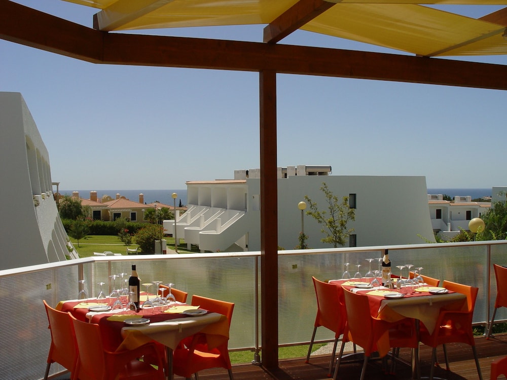 Quinta das Figueirinhas & Quintinha Village — Restaurant & bars in Armação de Pêra, Faro
