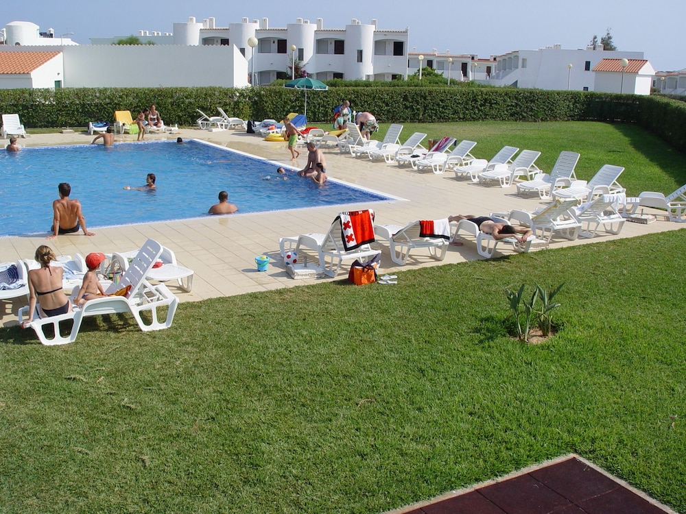 Quinta das Figueirinhas & Quintinha Village — Swimming pool in Armação de Pêra, Faro