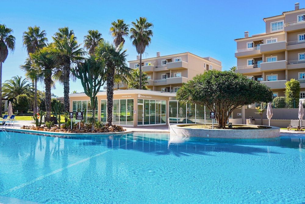 Vitors Plaza — Swimming pool in Portimão, Faro