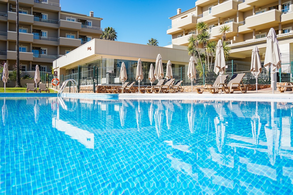 Vitors Plaza — Swimming pool in Portimão, Faro
