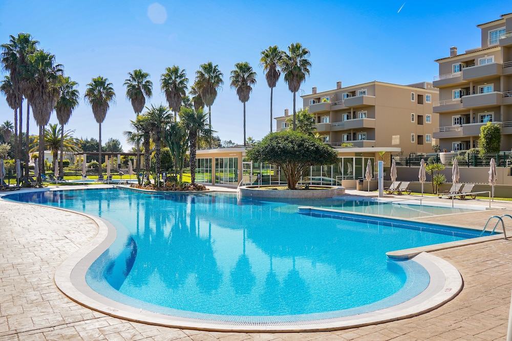 Vitors Plaza — Swimming pool in Portimão, Faro